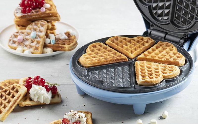 Bestron Heart Waffle Iron
